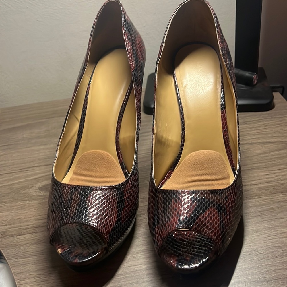 NINE WEST